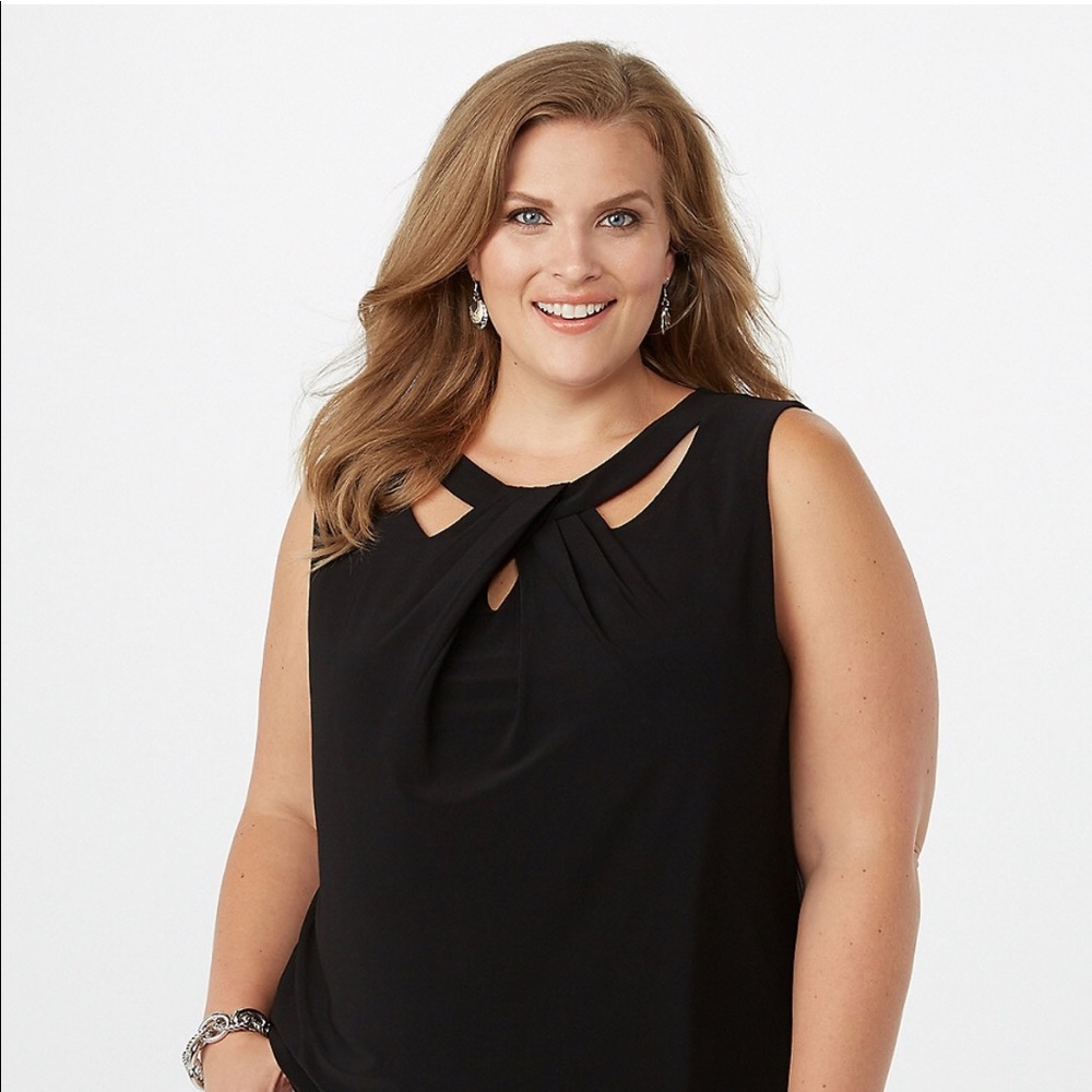 Jones Studio Sleeveless Eggplant colored Top.